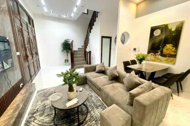 Nhà bán Mỹ Đình, vừa ở vừa đang cho thuê kinh doanh Salon, ôto tránh trước cửa nhà, gần ngã ba, ba bước chân ra Phố lớn🥰 