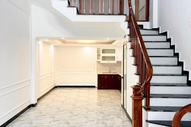 HIẾM CÓ CHỈ HƠN 3 TỶ CÓ NHÀ 4 TẦNG 45M2 Ô TÔ ĐỔ CỬA, NGAY CẠNH KHU ĐÔ THỊ