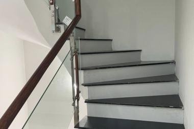 Bán nhà Ngọc Thụy, Long Biên. Căn góc, phân lô quân đội, ô tô đỗ cửa