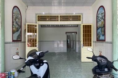 Cần bán gấp và rất gấp căn nhà mặt tiền tỉnh lộ 818.