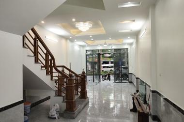 Chính chủ cho thuê cả nhà 4T mới toanh tại phố Quang Trung, TP.Việt Trì, 20tr/th; 0986738615