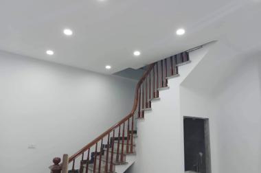 Bán nhà Hoàng Cầu Ở LUÔN 40m2 x 4T, nhỉnh 3 tỷ