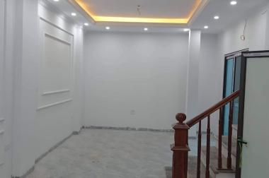 Bán nhà Hoàng Cầu Ở LUÔN 40m2 x 4T, nhỉnh 3 tỷ