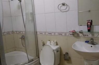 Cần bán CHCC 60m2 gồm 2 phòng ngủ đường Trường Chinh