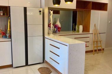 Sunrise City 2PN -99M2, BAN CÔNG RỘNG, view HỒ BƠI. Giá 4,9 tỷ. LH: 09.3456.9063