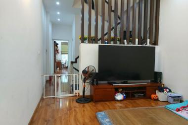 Bán nhà phố Ngô Thì Sỹ, 41m2, ô tô đỗ, trung tâm quận Hà Đông