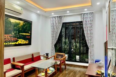 Bán Nhà Việt Hưng, Long Biên 42m2,4T, giá 7,5 tỷ( nhà đẹp, ngõ ôtô tránh, ôtô vào nhà)