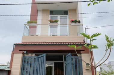 Nhà đường 54 phú hữu diện tích 52m đúc 2 lầu giá tốt
