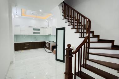 Bán gấp nhà mới DT 45m2 x 5 tầng, 6PN, 20m ra phố, vừa ở vừa cho thuê tốt