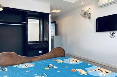 Cho thuê căn hộ studio đầy đủ đồ tại mặt phố Bà Triệu