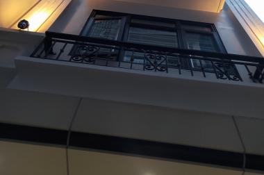 Bán nhà ngõ 372 Thụy Khuê, Phường Bưởi, Quận Tây Hồ 31 m2 x 5 t mới tinh giá 4,8 tỷ
