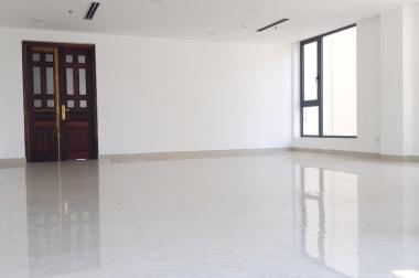 Cho thuê SHOWROOM ngang 10m. MT Cách Mạng Tháng 8, Quận 3