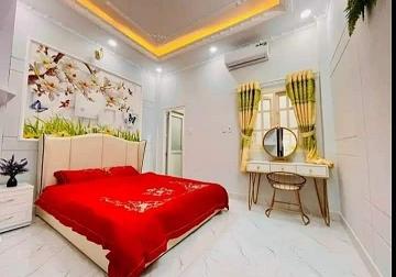 NHÀ GIÁ RẺ, CHƯA TỪNG CÓ TRONG 10 NĂM QUA, CẦN BÁN GẤP, 4,1 X 10, 2 TẦNG, HẺM 4M, CHỈ 3,4 T. -