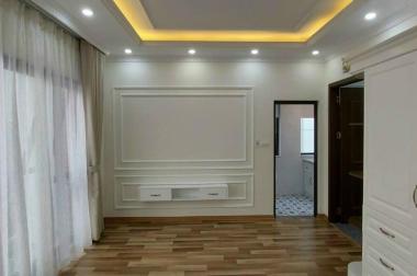 Bán gấp nhà Phố Ngọc Lâm, ô tô, KD, TM, 62 m2, 6T, chỉ 10,5 tỷ.