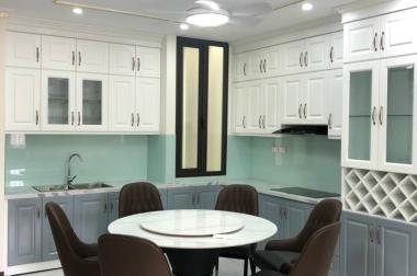 Bán gấp nhà Phố Ngọc Lâm, ô tô, KD, TM, 62 m2, 6T, chỉ 10,5 tỷ.