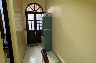 Chính chủ bán nhà riêng 65m2 sổ đỏ chính chủ. Số nhà 11A ngách 165/45, ngõ 165 đường Cầu Giấy, Hà