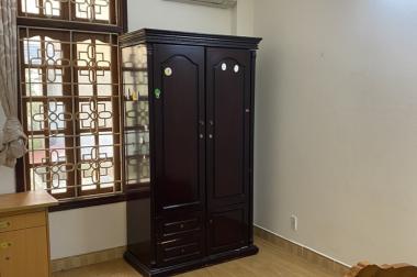 Cho thuê căn hộ Phố Đội Cấn, Ngọc Hà. Dt 28m2. Phòng thoáng đẹp, Full nội thất. Chỉ 3.8tr