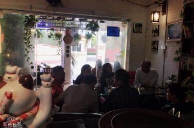 Chính chủ cần sang nhượng cửa hàng kinh doanh cafe tại Hoàng Văn Thái, Thanh Xuân, Hà Nội.