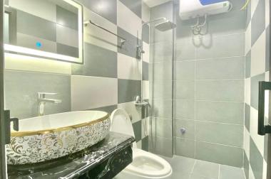 Bán nhà ngõ 426 Đường Láng, Đống Đa 55m2 , 5 tầng, mt 4.2m giá chào 6.1 tỷ