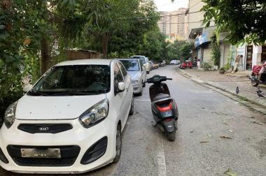 Bán nhà Phương Mai 90m mặt tiền rộng Sân vườn Ô tô đỗ cửa Giá sốc