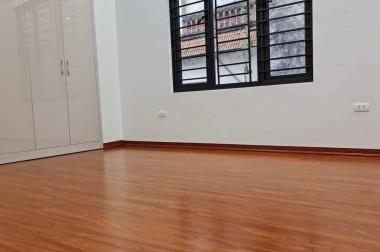 Trường Chinh. Nhỉnh 3 tỷ sở hữu nhà 4 tầng đẹp, full đồ, 20m ô tô dừng đỗ.