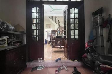 Bán nhà đường Lạc Long Quân, Tây Hồ,  ô tô vào nhà, hai mặt tiền, ở sướng, 52m, 6,5 tỷ