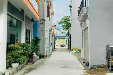 Bán gấp nhà 3 tầng kiên cố ngõ ô tô phố Bình Lộc chỉ 2,15 tỷ
