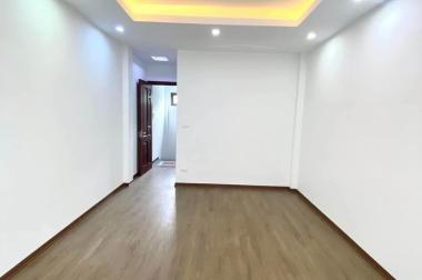 SIÊU VIP. Bán Nhà Nguyễn Văn Linh, Phúc Đồng, Long Biên 5T, 36m2, chỉ 2,95 tỷ (ngõ ô tô)