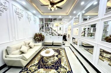Bán nhà phố Hoàng Quốc Việt 50m2x4T, gần phố-kinh doanh-nhà đẹp ở ngay,giá 6,48 tỷ