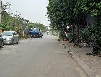 Cho thuê nhà 2 tầng 1 tum mặt đường tầu 5/775 Ngô Gia Tự, Đức Giang, Long Biên, Hà Nội