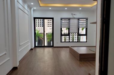 Hiếm! đẹp 10.75 tỷ Gara ô tô phố Láng Hạ 50m2, 6T thang máy, MT5m an sinh tốt quận Đống Đa