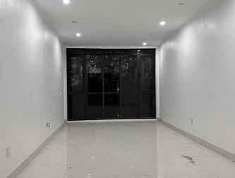 Chính chủ cho thuê nhà mặt phố Hoàng Quốc Việt 50m2, 5 tầng, giá tốt