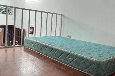 Cho thuê nhà phố Lĩnh Nam,30m x 3 ,  ô tô đỗ, kinh doanh đỉnh , 12tr