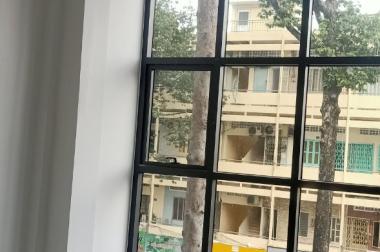 Cho thuê nhà Nguyên Căn 986 Trần Hưng Đạo, P.7 Quận 5, 4x18m, trệt 3 lầu có thang máy