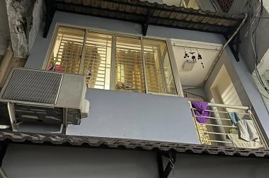 Bán nhà HXH đường Ba Tháng Hai, Q10, 31m2, 3.5x9, 4 tầng, 2PN, giá 5.6 tỷ TL chính chủ.