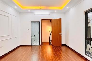 Bán nhà chính chủ Kim Ngưu, Ô TÔ, DT 30 m2 * 5T, MT 7 m, giá chào 3 tỷ 95, Lh: 0984417892.  