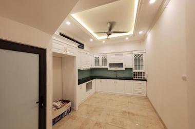 Bán Nhà Phố Trạm, Cổ Linh, 50m2, 5 Tầng, Phân Lô, Gara Ô TÔ, Kinh Doanh, Nhỉnh 6 Tỷ 