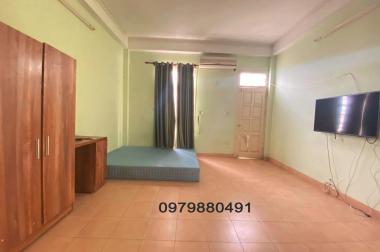 Bán nhà Lạc Long Quân: Ngõ 603 thông, oto tránh, đi qua nhà. 35m2 xây 6T. Giá: 4.9 tỷ
