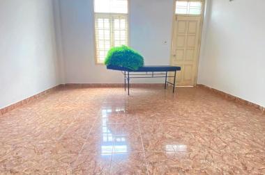 Bán nhà Lạc Long Quân: Ngõ 603 thông, oto tránh, đi qua nhà. 35m2 xây 6T. Giá: 4.9 tỷ