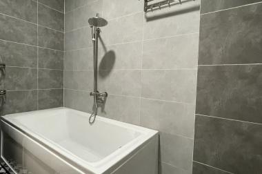 Bán nhà mặt tiền đường số Phạm Hữu Lầu, Q7, Dt 4x18m, 3 lầu, 4pn, 5wc, Giá 11,9 tỷ.