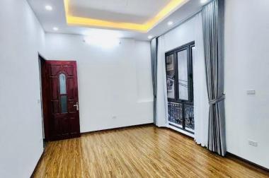 Bán nhà riêng Đại La, Ô TÔ, DT 45m, 4T, MT 5,9 m, giá chào 7 tỷ 4, Lh: 0984417892        