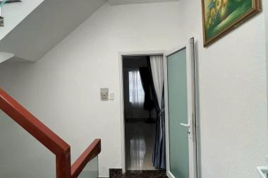 Bán nhà đường Nguyễn Tri Phương, Quận 10, hẻm rộng, 50m2, 4 tầng, giá chỉ 9.x tỷ