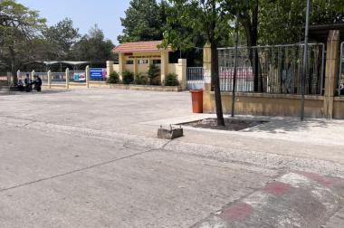 Tôi chủ bán 2 lô đất mỗi lô 150m2 mặt tiền nhựa 16m ngay QL13. Sổ hồng riêng 100% thổ cư