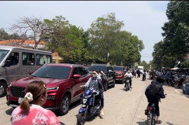 TÔI CHỦ BÁN GẤP 150m2 SÁT CHỢ,TRƯỜNG THPT,CÁCH QL13 100m.TIỆN BUÔN BÁN,FULL THỔ CƯ