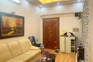 Chung cư đường Nguyễn Ngọc Vũ, tầng trung, view đẹp, 3PN, 3.4 tỷ