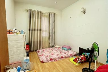 Chung cư đường Nguyễn Ngọc Vũ, tầng trung, view đẹp, 3PN, 3.4 tỷ
