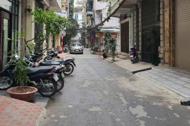 HIẾM Nhà Hoàng Cầu 50m Phân lô Ô tô tránh Vỉa hè Thông sàn kinh doanh Giá tốt