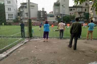 SANG NHƯỢNG SÂN BÓNG QUÂN ĐỘI HOÀNG MAI (SÂN LÒ GẠCH)