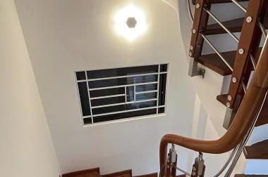 Bán nhà Văn Chương 40mx5T mt 3.8m 5.2 tỷ mới tinh 5m ra oto sát hồ Linh Quang 0986073333