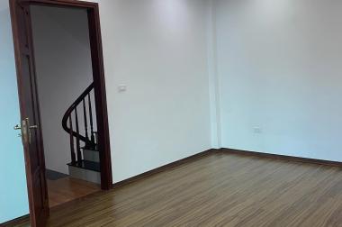 Bán Nhà Nguyễn Văn Linh, Phường Phúc Đồng, Long Biên 5T, 40m2, chỉ 3,75 tỷ (ô tô 4 chỗ vào)